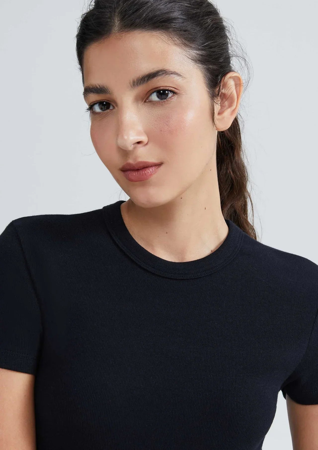 Blusa Feminina Manga Curta Slim em Ribana
