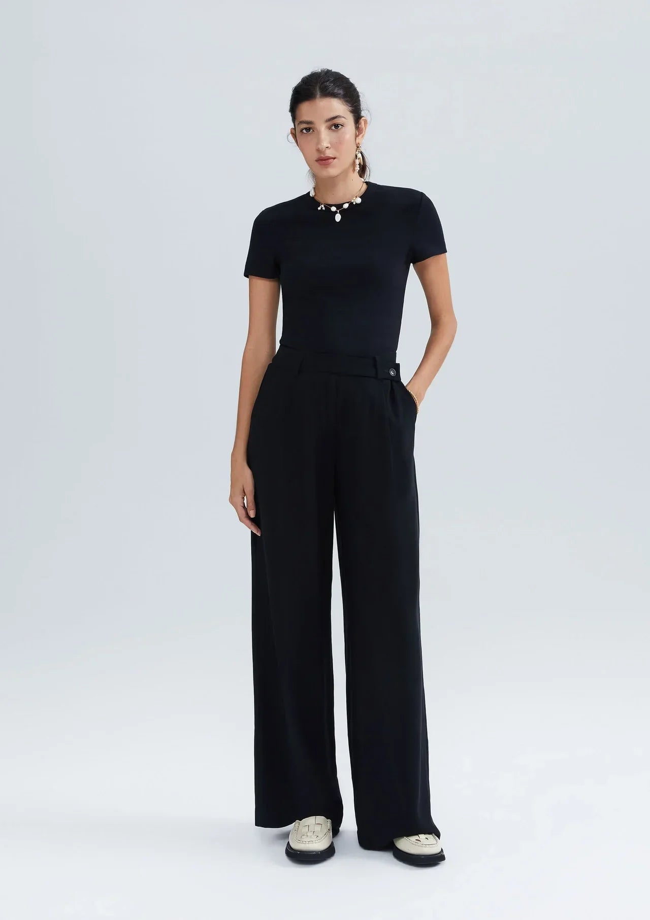 Blusa Feminina Manga Curta Slim em Ribana