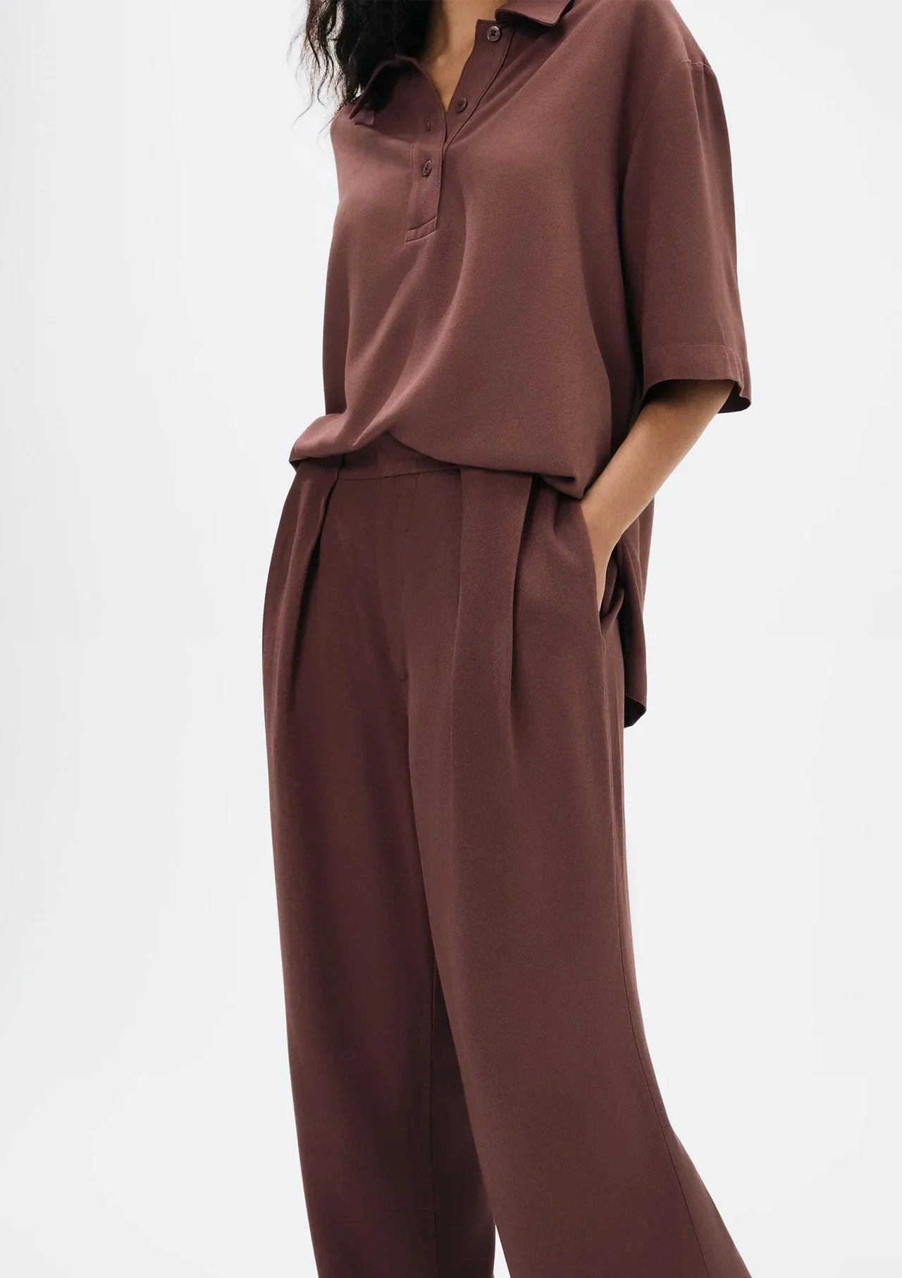 Calça Feminina Reta Cintura Média em Viscose