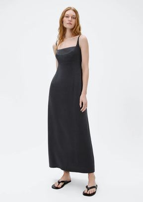 Vestido Midi Alças Finas em Viscolinho
